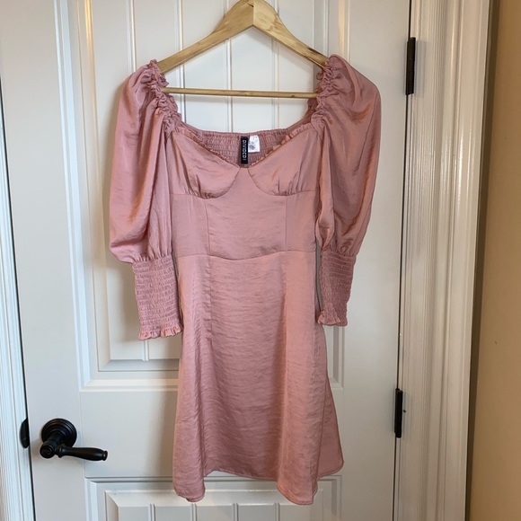 Light Pink Baby Doll Dress 🏰 - Picture 2 of 4